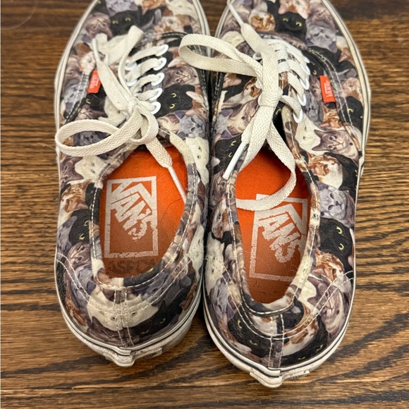 ASPCA Cat Printed Vans Sneakers - Picture 3 of 5